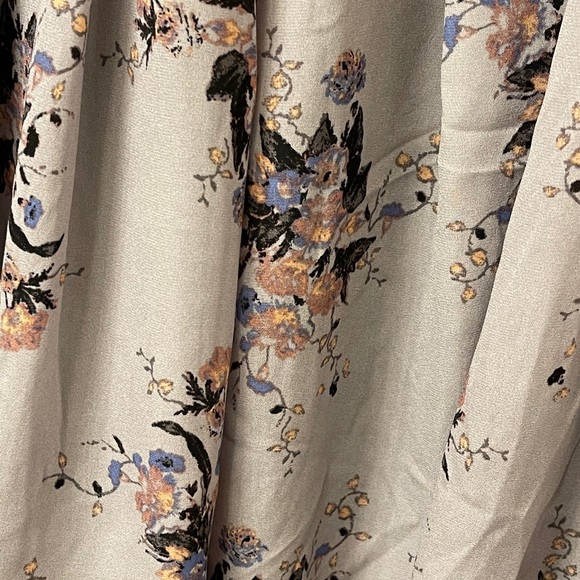 XL floral print grey blouse - Picture 3 of 8